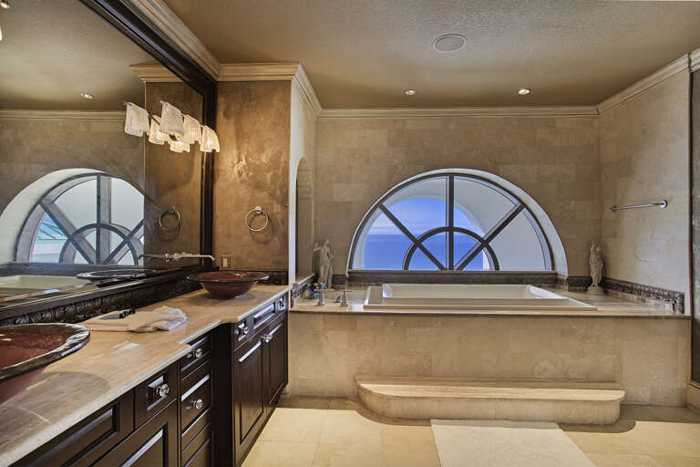 21-Majestic-Sun-Penthouse-1200-Master-Bath