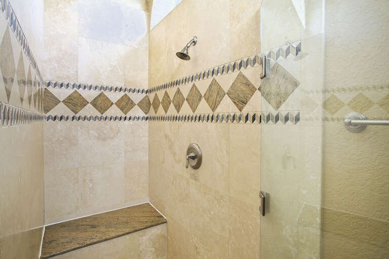 21-Majestic-Sun-1200B-Bathroom-4-Shower