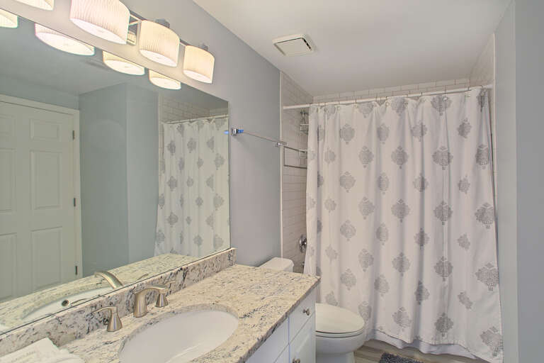 20-Majestic-Sun-411A-Bath