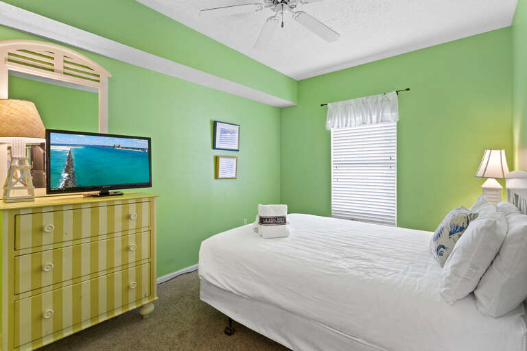 23-Majestic-Sun-505A-Guest-Bedroom