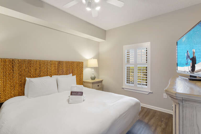 22-Majestic-Sun-709A-Bedroom 22-Majestic-Sun-709A-Bedroom
