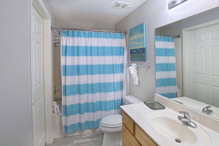20-Ariel-Dunes-II-707-Bathroom-2