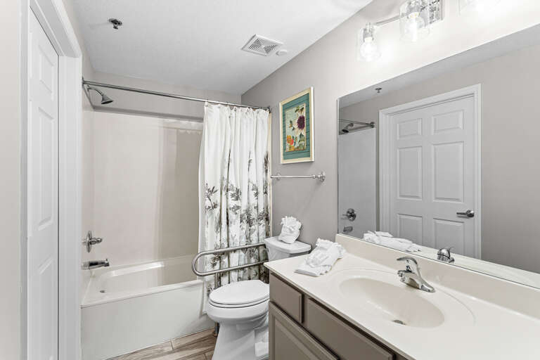 Ariel Dunes II 707 Guest Bathroom