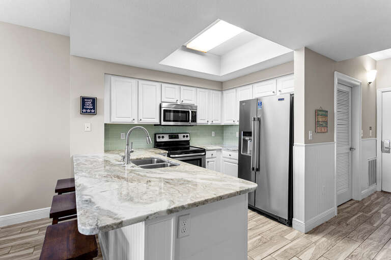 Ariel Dunes II 707 Kitchen