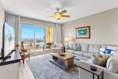 Ariel Dunes II 707 Living Room