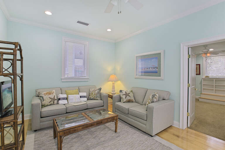 20-Coast-Awhile-Den 20-Coast-Awhile-Den