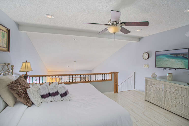 21-Crystal-Sands-305B-Loft