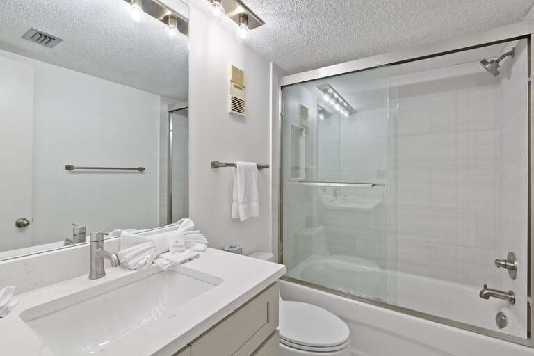 23-Edgewater-204-Bathroom-2