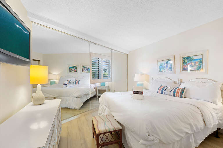 23-Edgewater-204-Bedroom