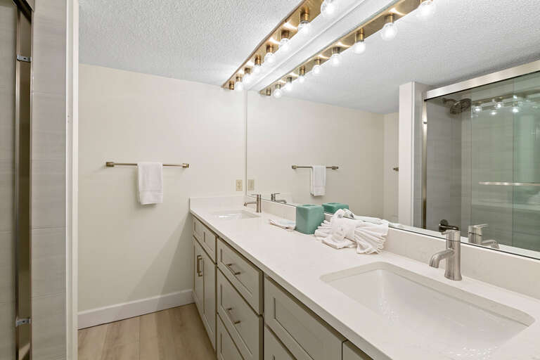 23-Edgewater-204-Primary-Bathroom