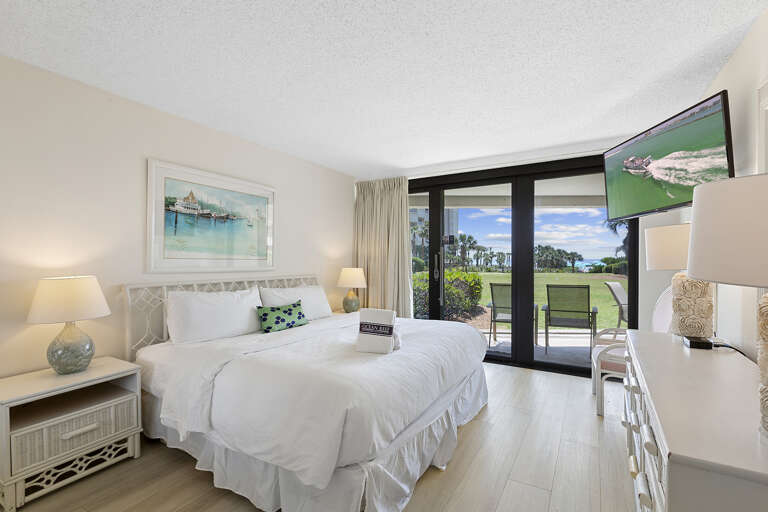 23-Edgewater-204-Primary-Bedroom