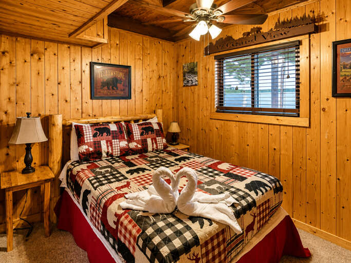 12_grandview_bedroom