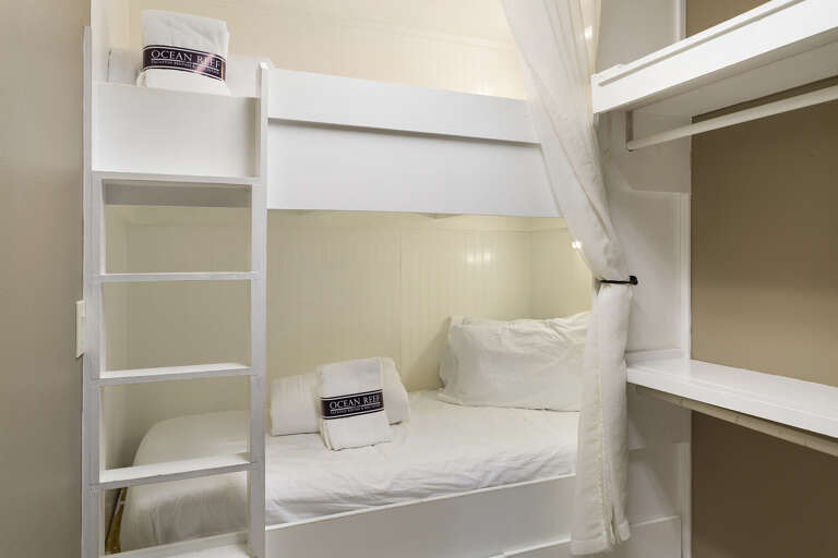 22-Islamorada-Bunk-Nook