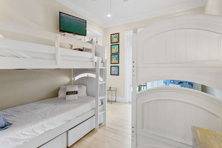 22-Lotsa-Fun-Too-Bunk-Room