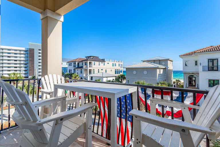 Beach Kisses Balcony Beach Kisses Balcony