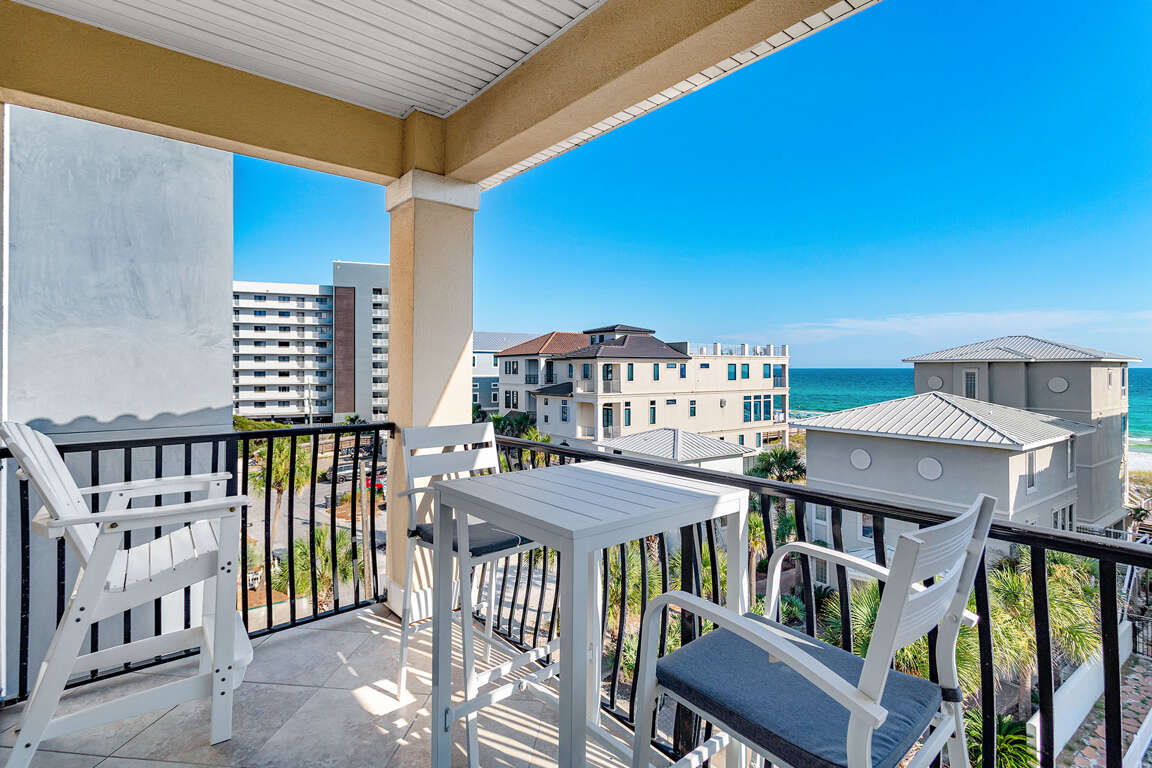 Beach Kisses Balcony Alt Beach Kisses Balcony Alt