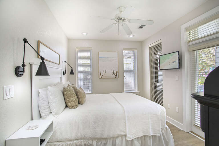 21-Destin2bHere-Bedroom-2