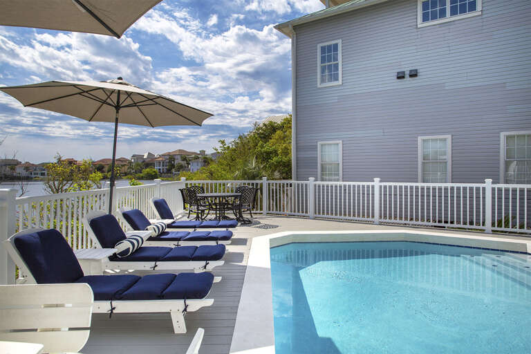 21-Destin2bHere-Lounge