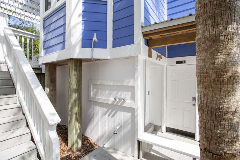 21-Destin2bHere-Outdoor-Shower 21-Destin2bHere-Outdoor-Shower