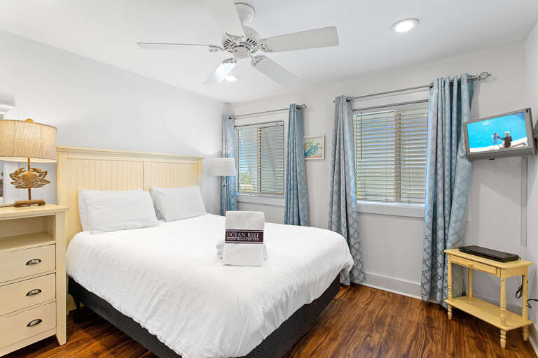 24-Shoreline-Villas-11-Guest-Bedroom