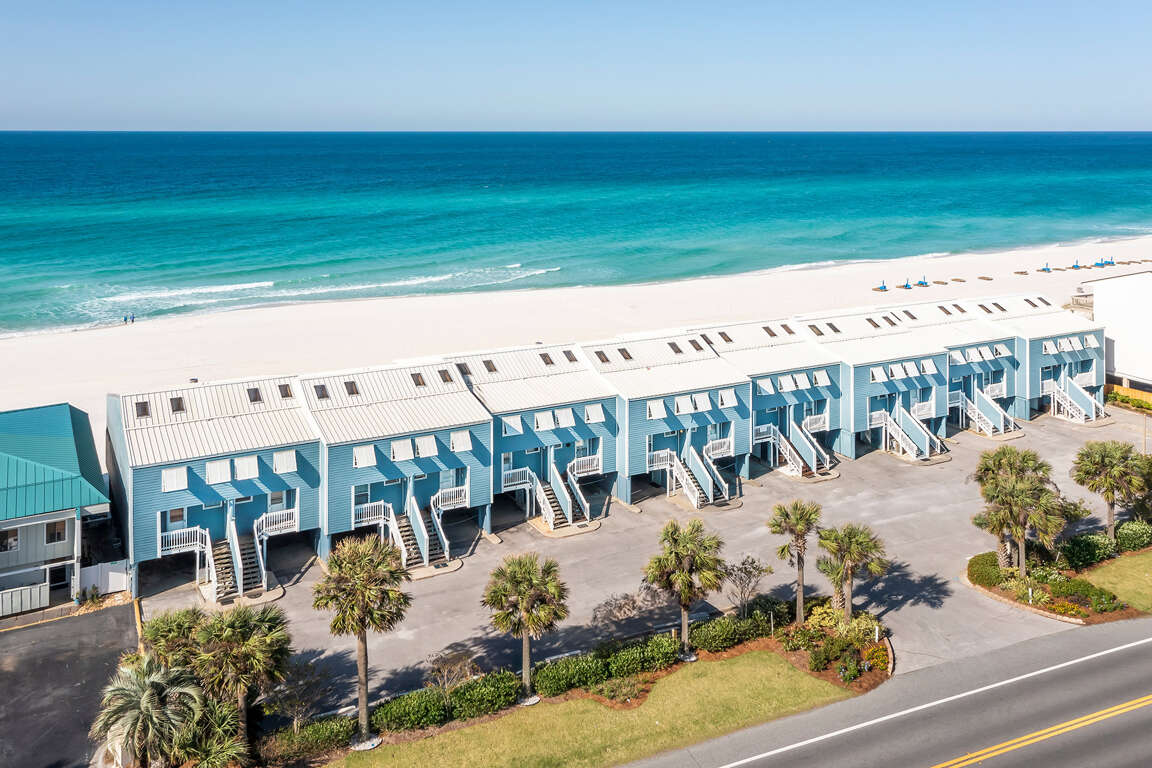 Shoreline Villas 9 in Sunnyside, FL with 3 Bedrooms and Modern Amenities