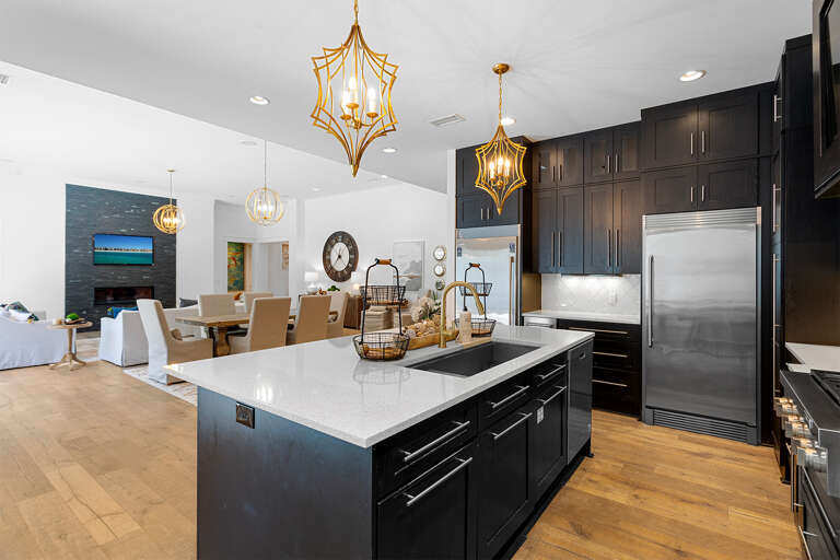 24-Destinys-Retreat-Kitchen-Alt