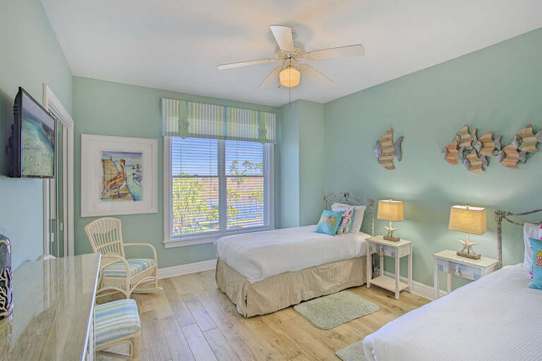 21-Grandview-201-Guest-Bed-2