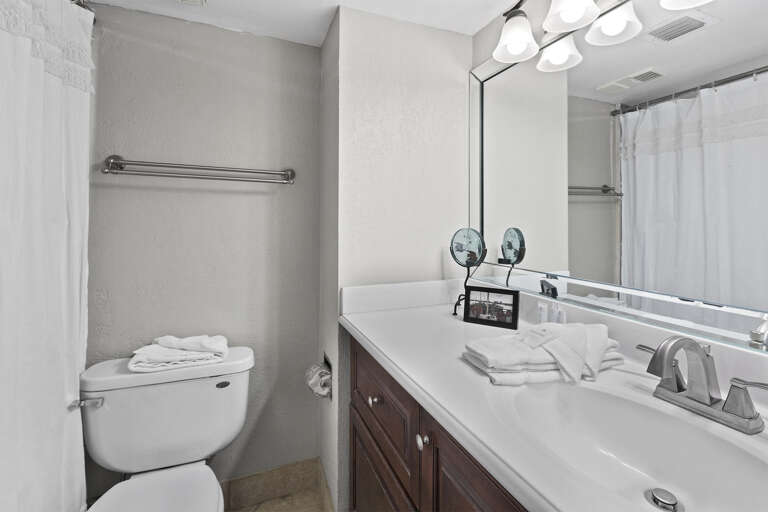 22-Mainsail-362-Bathroom.jpg