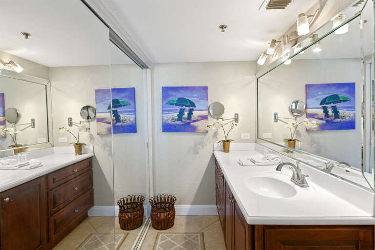 22-Mainsail-362-Master-Bath