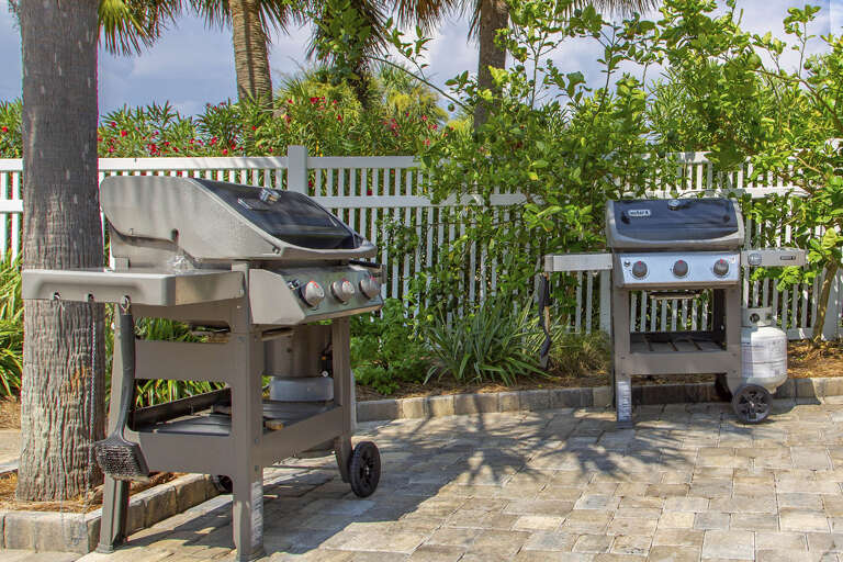 19-Waterview-Towers-Grill-Area