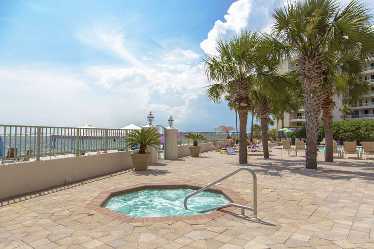 19-Waterview-Towers-Hot-Tub