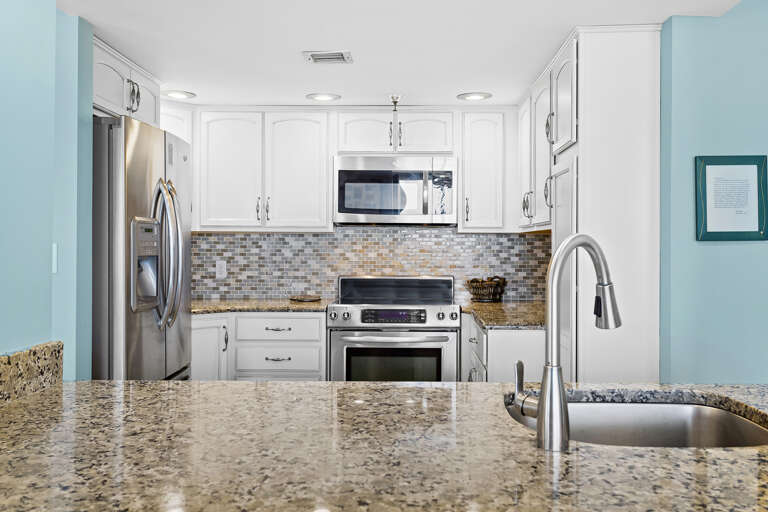 23-Waterview-Towers-603-Kitchen