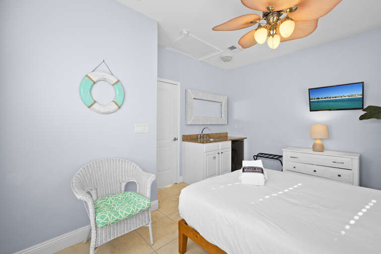 So Much Good Guest Bedroom 4