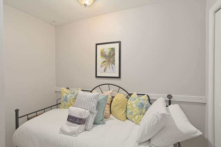 21-Amalfi-Coast-213B-Day-Bed