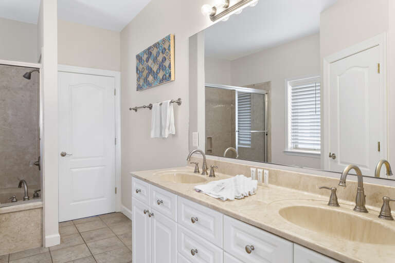 22-Sea-The-Sun-Bathroom-4