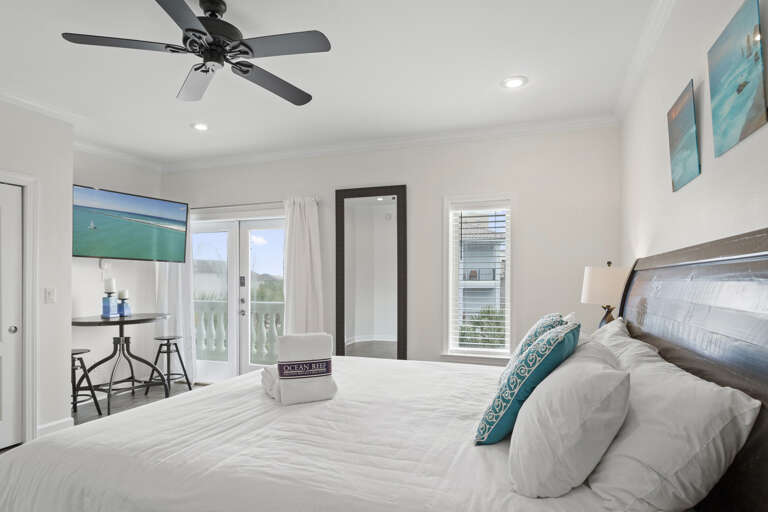 22-Sea-The-Sun-Bedroom-2