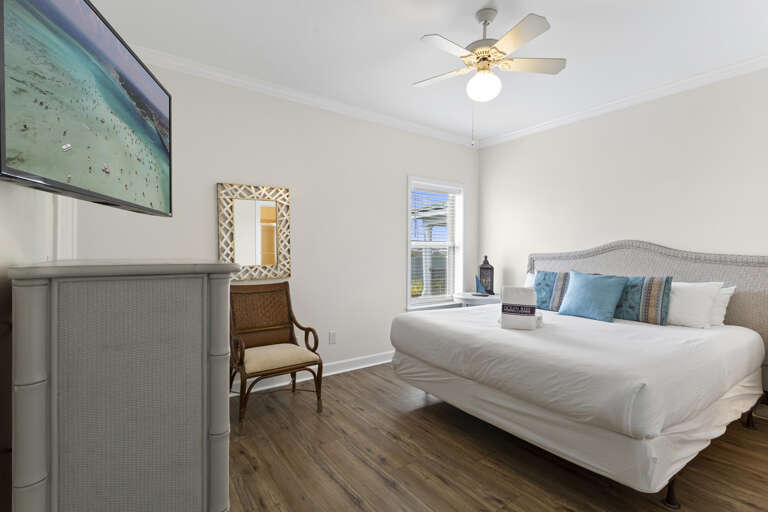 22-Sea-The-Sun-Bedroom-6