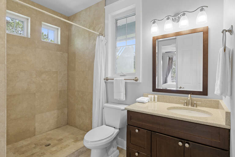 23-Hemingway-at-30A-Guest-House-Bathroom