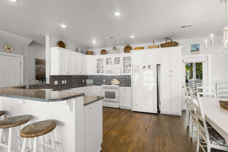22-Beach-Dreams-Kitchen