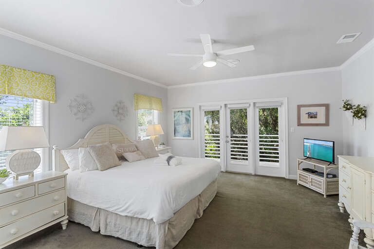 22-Beach-Dreams-Master-Bed
