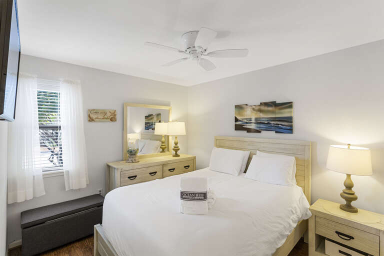 22-Beachwood-Villas-5E-Bedroom