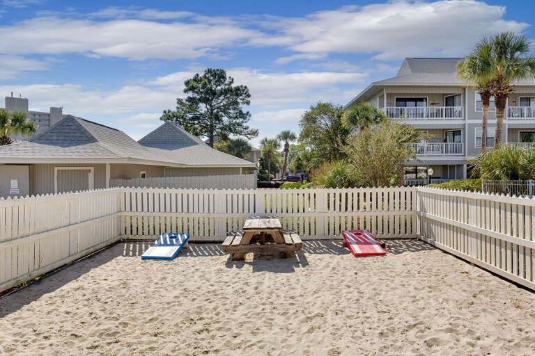 Beachwood Villas Cornhole