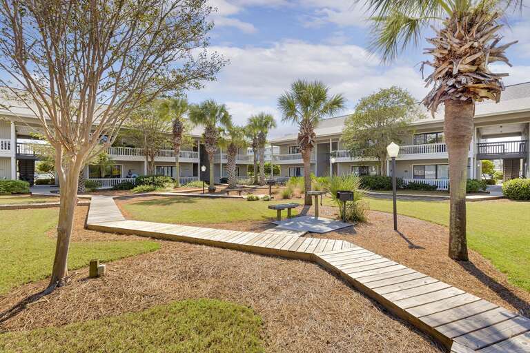 Beachwood Villas Pathway