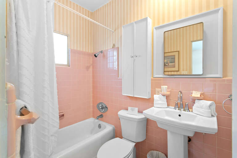 Cliffview Guest Bathroom 4 Cliffview Guest Bathroom 4