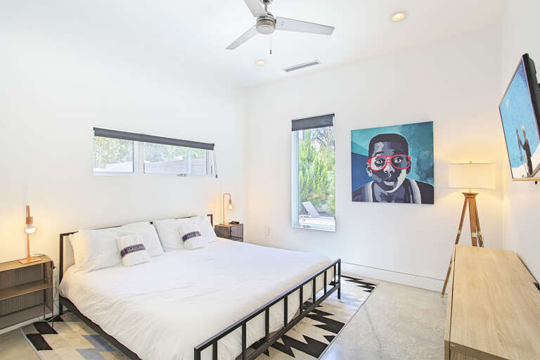 21-Day-Dreamer-Bedroom-2