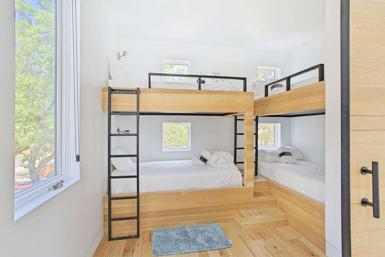 21-Day-Dreamer-Bunks