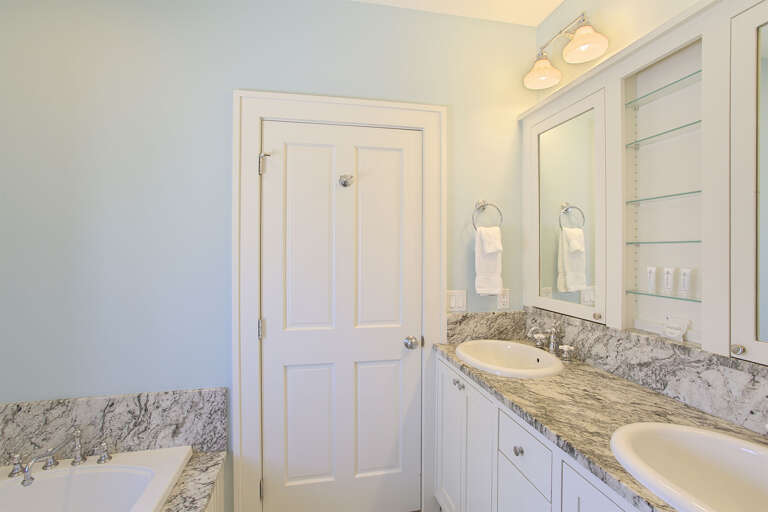 21-Eau-Naturale-Master-Bath