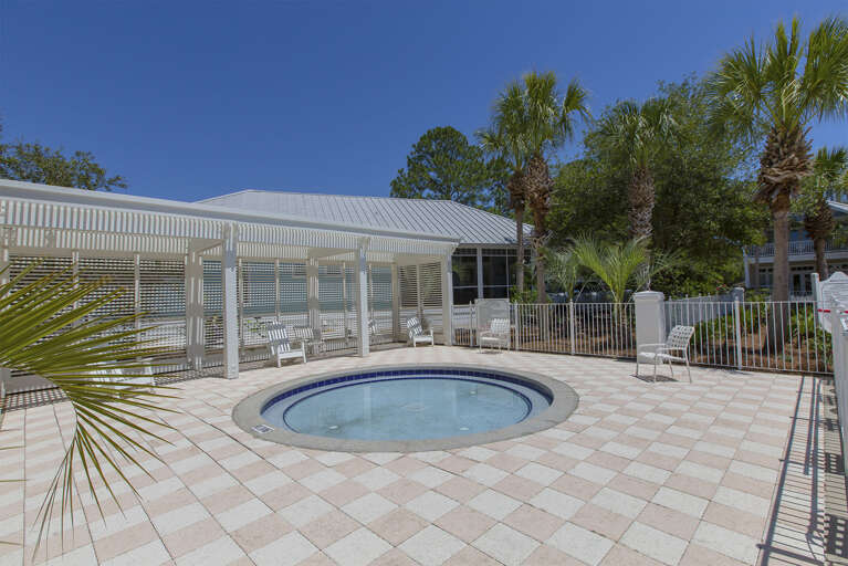 Carillon-Beach-Hot-Tub