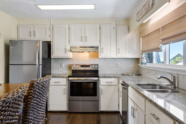 22-Grayton-Place-6-Kitchen-Alt