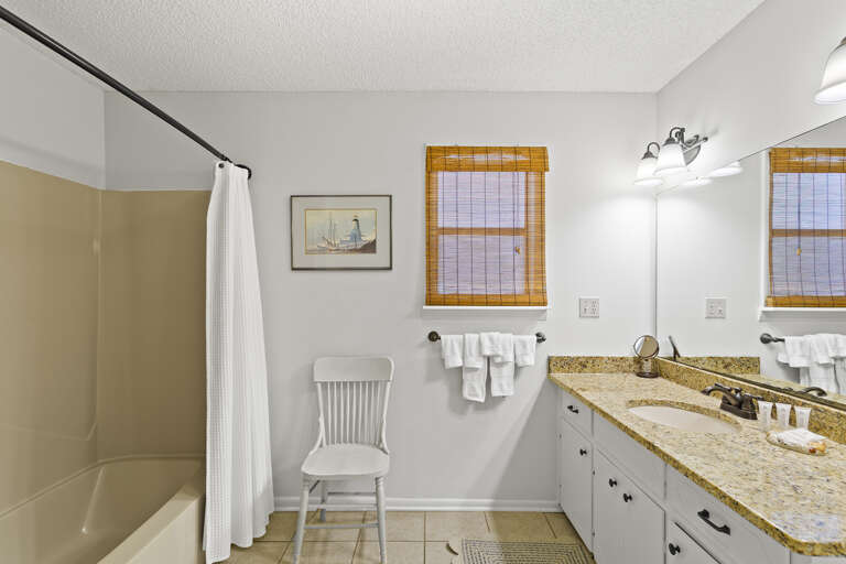 10-Lazy-Days-Guest-Bathroom